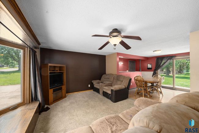 2013 E Sylvan Cir, House other with 4 bedrooms, 2 bathrooms and null parking in Brandon SD | Image 6