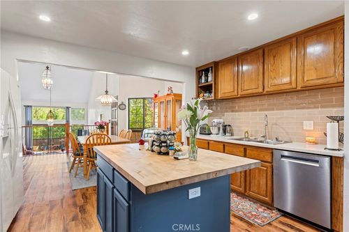 27528 Ashwood Ln, Lake Arrowhead, CA, 92352 | Card Image