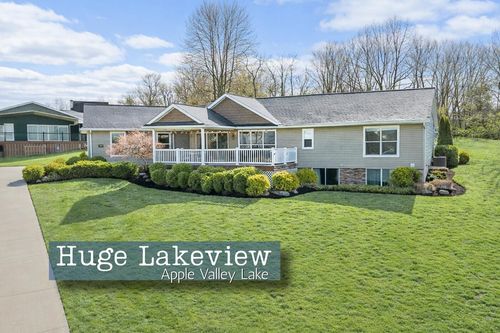3996 Apple Valley Dr, Howard, OH, 43028-9256 | Card Image