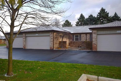 49318 Sheridan Court, Shelby Twp, MI, 48315 | Card Image