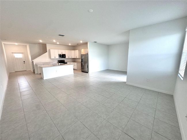 Living Room / Kitchen / Dining Room | Image 12