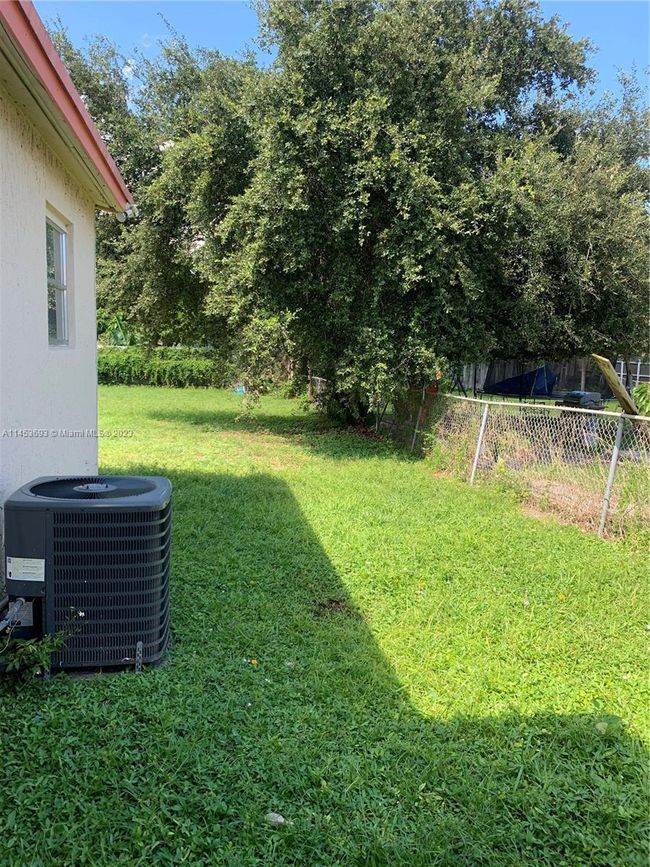 0 - 4501 Sw 25th St, House other with 3 bedrooms, 2 bathrooms and null parking in West Park FL | Image 2