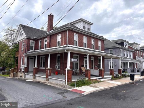 36 N Poplar St, ELIZABETHTOWN, PA, 17022-2027 | Card Image