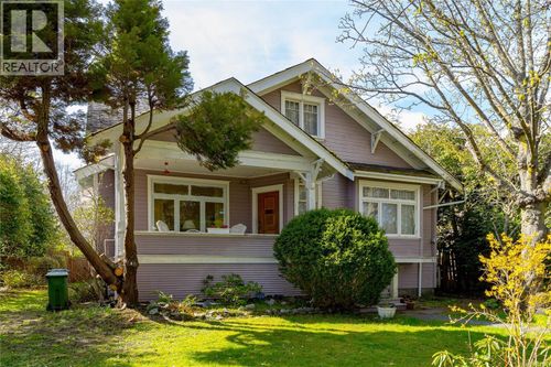1070 St David St, Victoria, BC, V8S4Y8 | Card Image