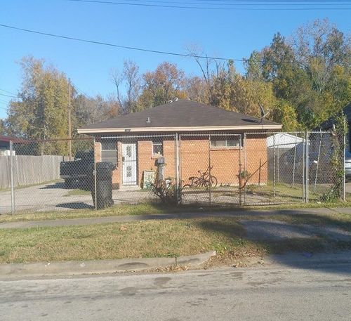 c-4118 Pickfair St, Houston, TX, 77026-4083 | Card Image