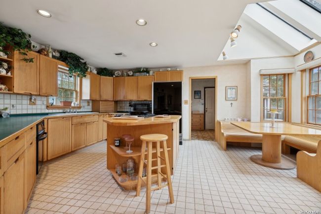 Eat-in-Kitchen | Image 8