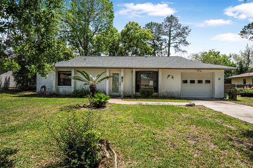 8 Faith Ln, PALM COAST, FL, 32137-8212 | Card Image