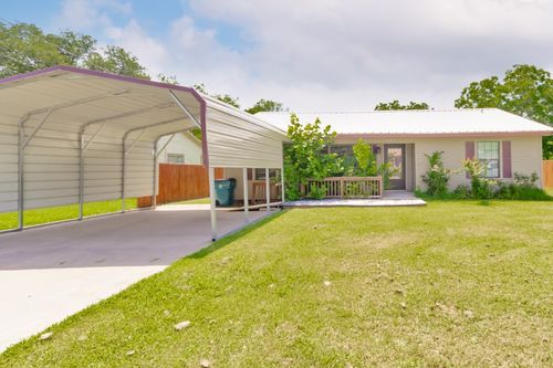 907 N Lamb St, Bowie, TX, 76230-3711 | Card Image
