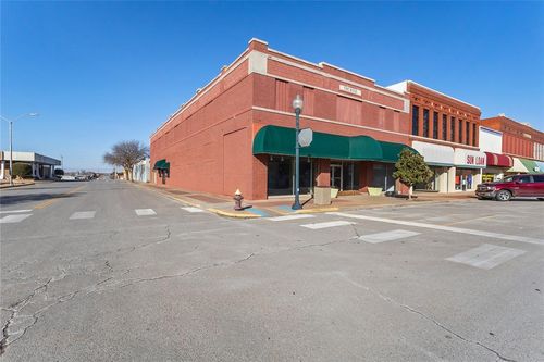 521 Frisco Ave, Clinton, OK, 73601-3441 | Card Image