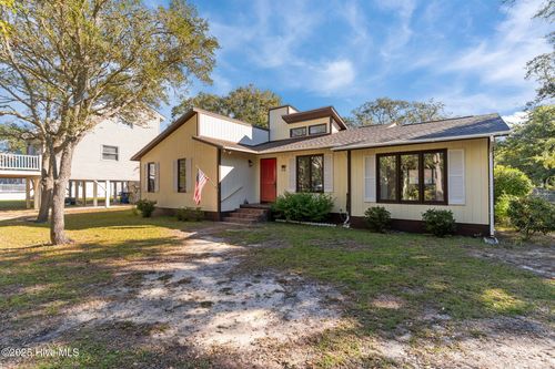 112 Se 78th St, Oak Island, NC, 28465-4317 | Card Image