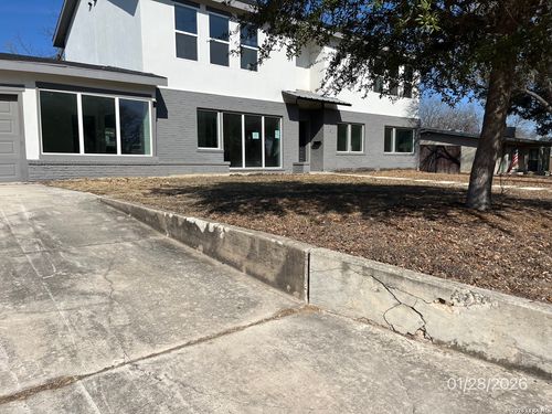 137 Harriett Dr, San Antonio, TX, 78216-7303 | Card Image