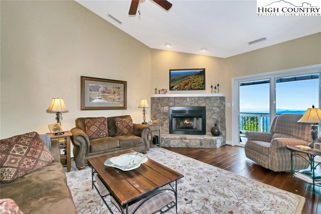 304 - 150 Prudden Ln, Condo with 2 bedrooms, 2 bathrooms and null parking in Blowing Rock NC | Image 13
