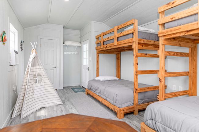 89 Carrie St, House other with 3 bedrooms, 1 bathrooms and null parking in Port O Connor TX | Image 17