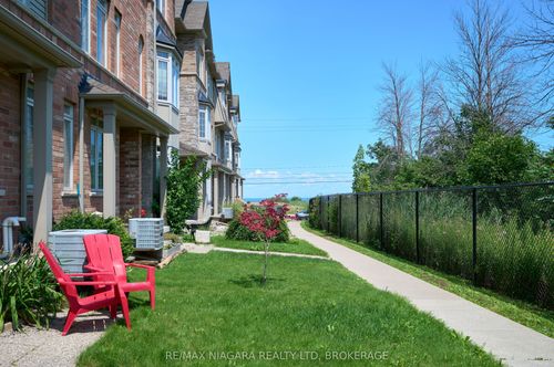 19-541 Winston Rd, Grimsby, ON, L3M0C5 | Card Image