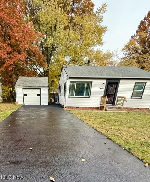 2401 Greenvale Rd, Cleveland, OH, 44121-1121 | Card Image