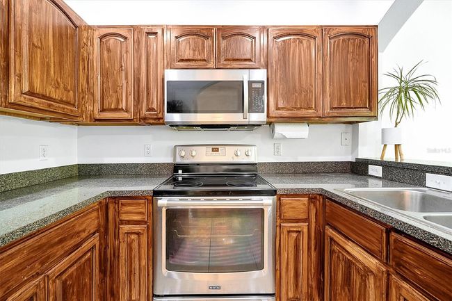 10374 Park Commons Dr, Townhouse with 3 bedrooms, 3 bathrooms and null parking in ORLANDO FL | Image 10
