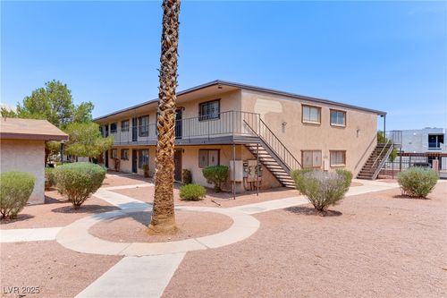 8-625 S Royal Crest Cir, Las Vegas, NV, 89169-3899 | Card Image