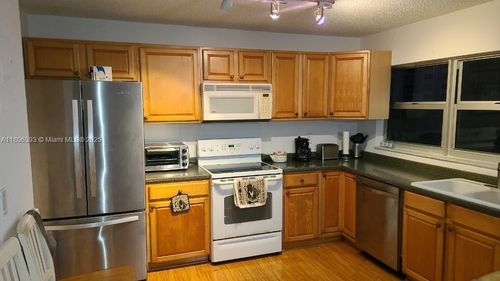 apt-708-1825 S Ocean Dr, Hallandale Beach, FL, 33009-4950 | Card Image