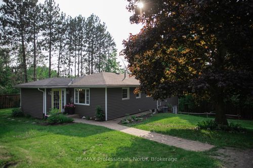 {{alt}} | Card Image