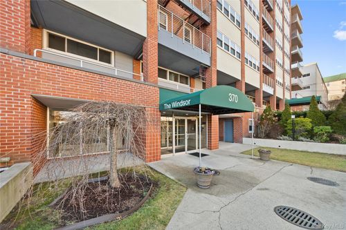 2n-370 Westchester Ave, Port Chester, NY, 10573-3628 | Card Image