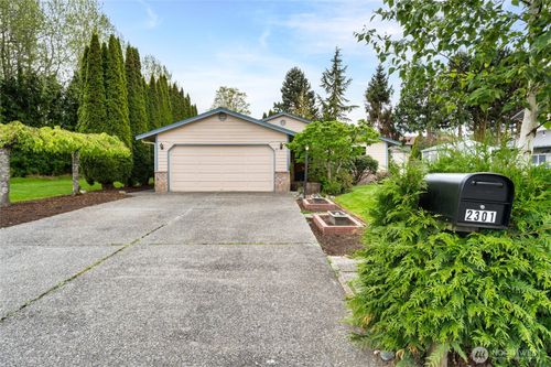 2301 30th St, Anacortes, WA, 98221-2605 | Card Image
