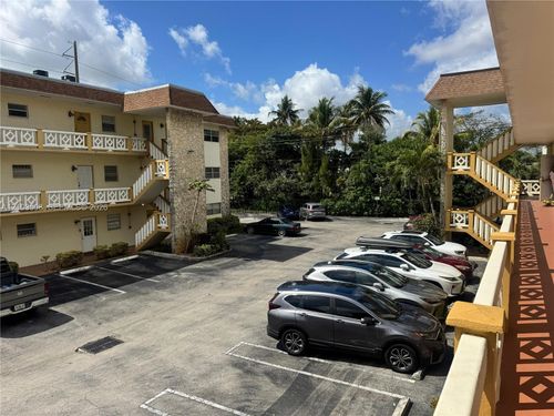 202-5121 W Oakland Park Blvd, Lauderdale Lakes, FL, 33313-1534 | Card Image