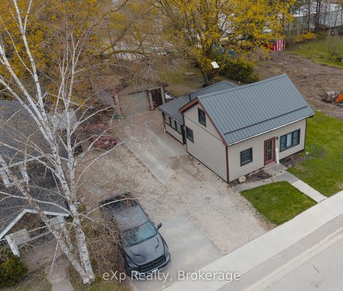 361 William St, Mount Forest, ON, N0G2L3 | Card Image