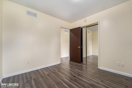 2692 Wisconsin Rd, Troy, MI, 48083-4453 | Card Image