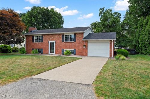 119 Mound Dr, Marietta, OH, 45750-9412 | Card Image