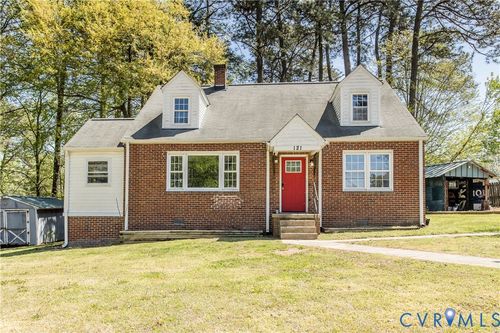 121 Lakeside Dr, Colonial Heights, VA, 23834-1603 | Card Image