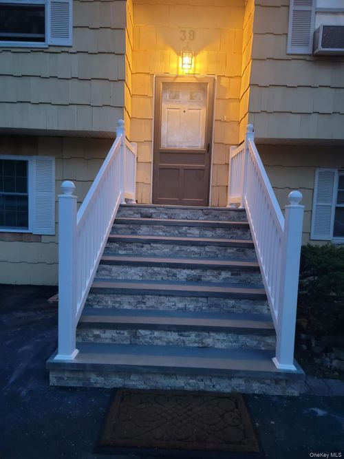 38 Sage St, Central Islip, NY, 11722-2810 | Card Image