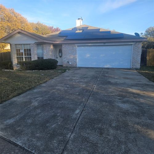 326 King Arthur Dr, Weatherford, TX, 76086-5933 | Card Image