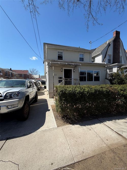 2222 Lee St, Whitestone, NY, 11357-3455 | Card Image