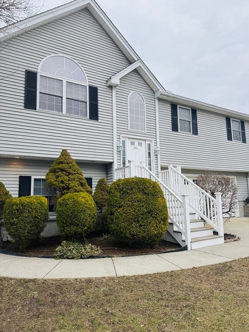 1015 Forbes St, New Bedford, MA, 02745-3712 | Card Image