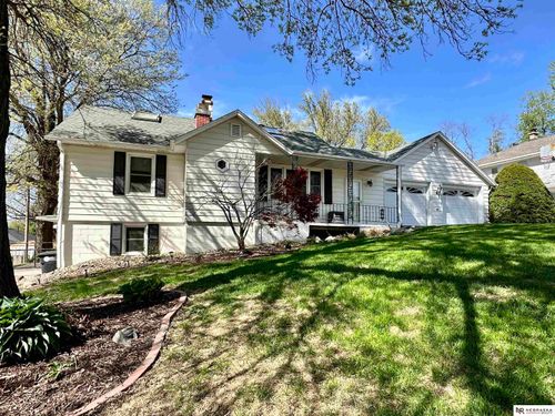 5610 R St, Omaha, NE, 68117-2328 | Card Image