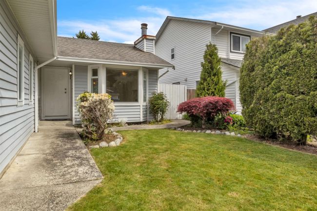 23745 119 B Avenue, House other with 3 bedrooms, 1 bathrooms and 6 parking in Maple Ridge BC | Image 4