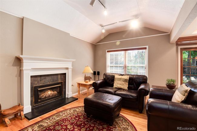 family room | Image 20