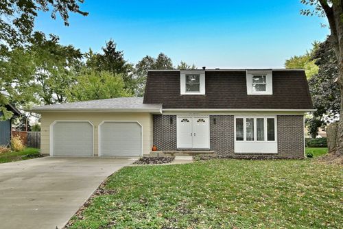 418 Surrey Ln, Lindenhurst, IL, 60046-8546 | Card Image