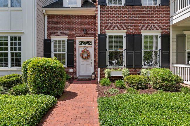 tennyson front front close | Image 4