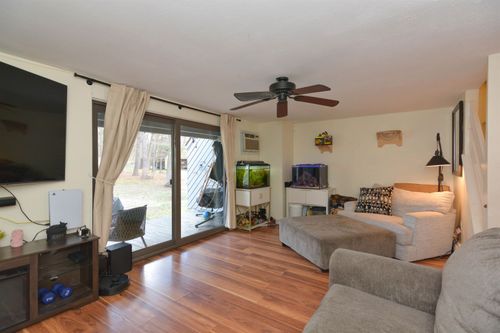 5 Harwich Ct, Merrimack, NH, 03054-3456 | Card Image