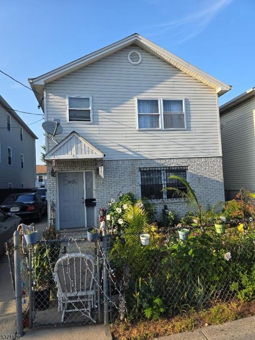 1025 Lafayette St, Elizabeth, NJ, 07201-2512 | Card Image