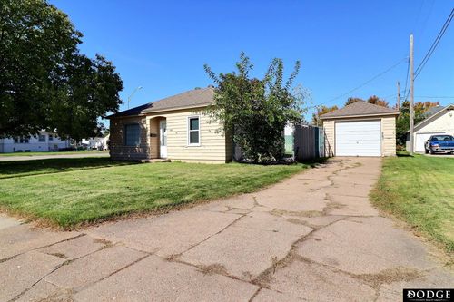 1102 E 10th St, Fremont, NE, 68025-4365 | Card Image