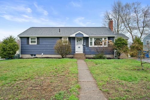 11 Mcauliffe Rd, Randolph, MA, 02368-3846 | Card Image