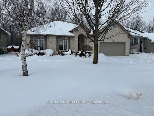 539 Country View Dr, Petrolia, ON, N0N1R0 | Card Image