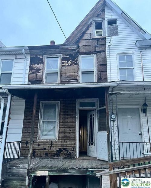 115 N Locust St, MOUNT CARMEL, PA, 17851-1713 | Card Image