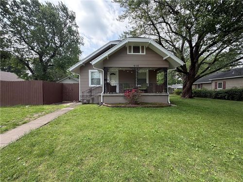 908 E 10th St, Pittsburg, KS, 66762-4328 | Card Image
