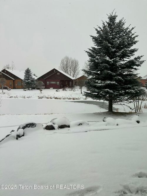 321 Cedar Springs Dr, Thayne, WY, 83127-2000 | Card Image