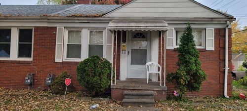 19015 Roscommon St, Harper Woods, MI, 48225-2113 | Card Image