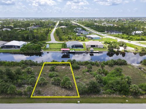 8568 Santa Cruz Dr, PORT CHARLOTTE, FL, 33981-5224 | Card Image