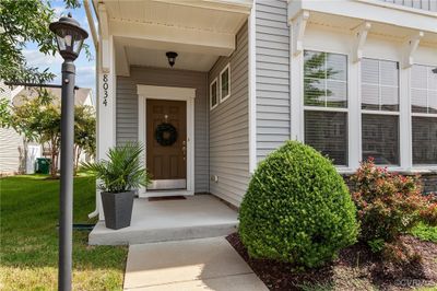 Covered Front Stoop | Image 3